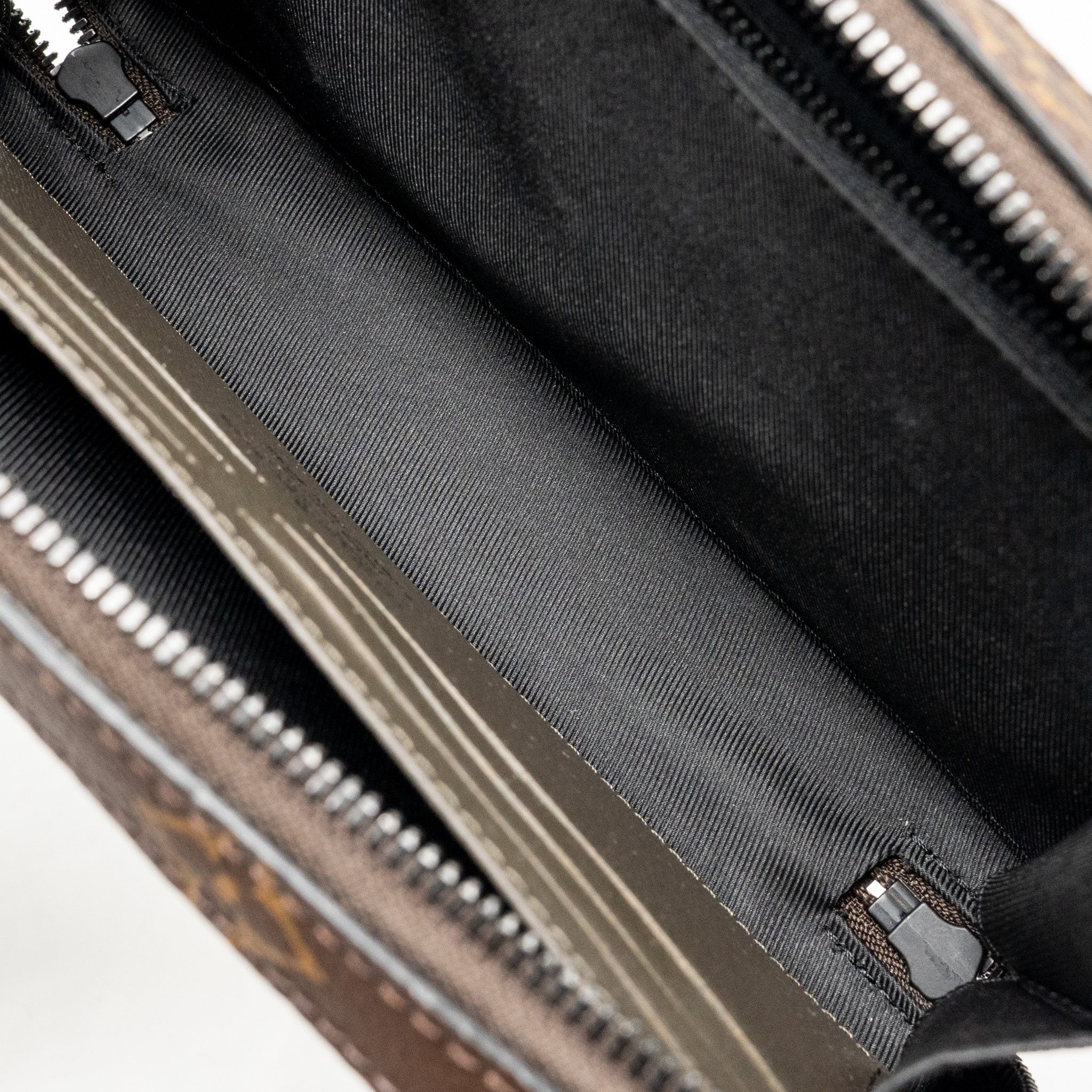 Louis Vuitton soft trunk wallet taiga / monogram canvas khaki green black hardware - Image 11