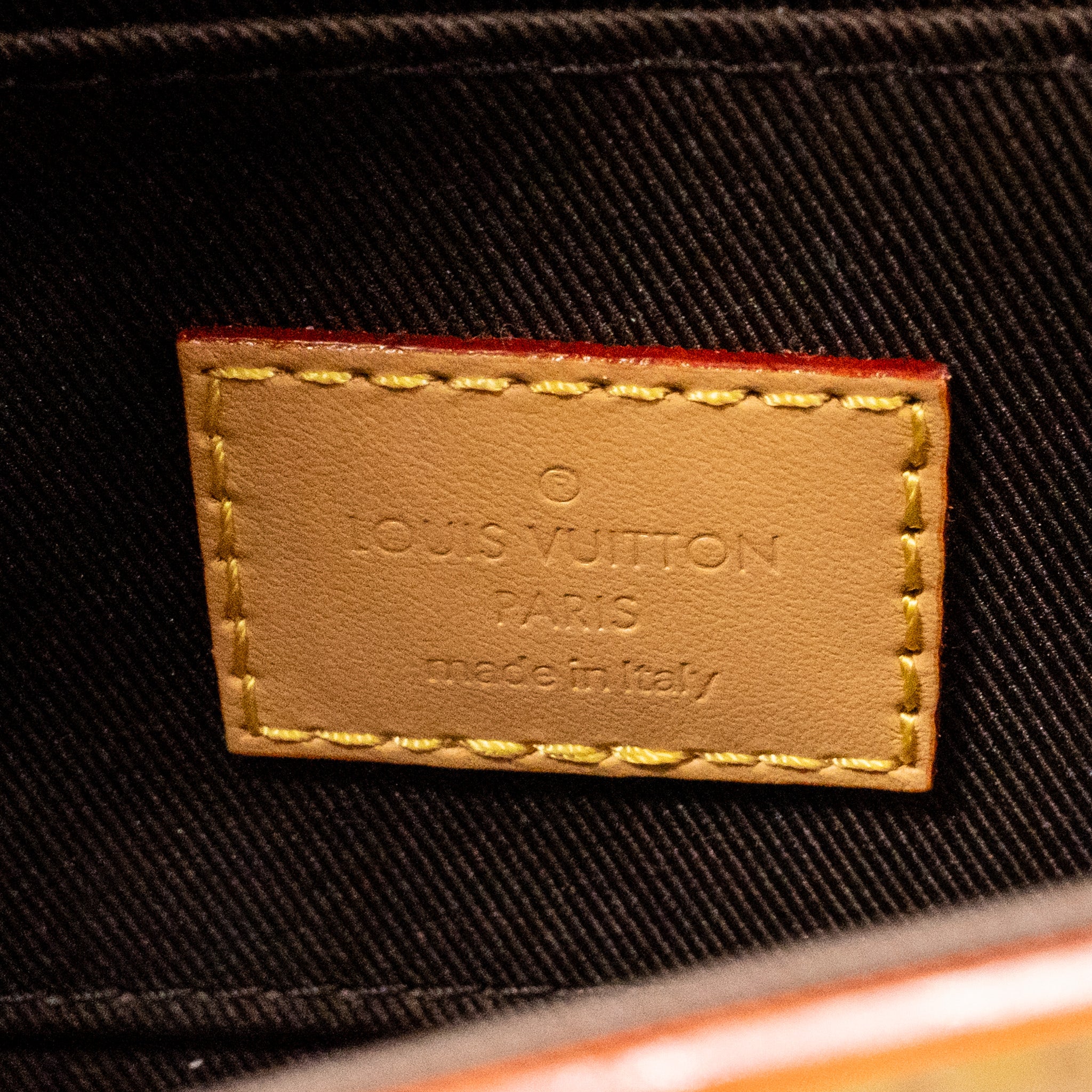 Louis Vuitton Tyler, The Creator Envelope Wearable Wallet Craggy Canvas/Leather Vanilla/Multicolour GHW - Image 15