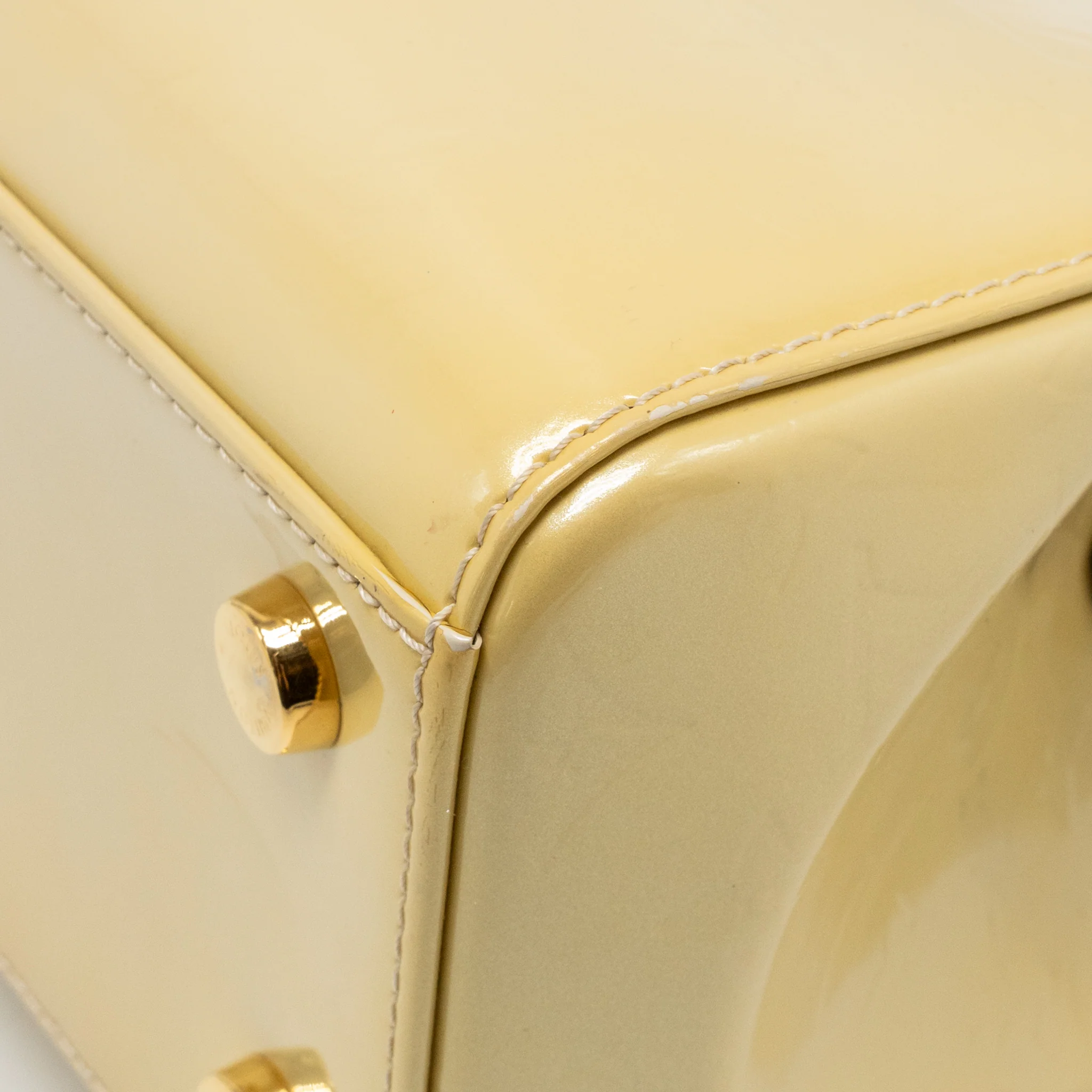 Louis Vuitton Vernis Brea MM Patent Monogram Light Beige GHW - Image 8