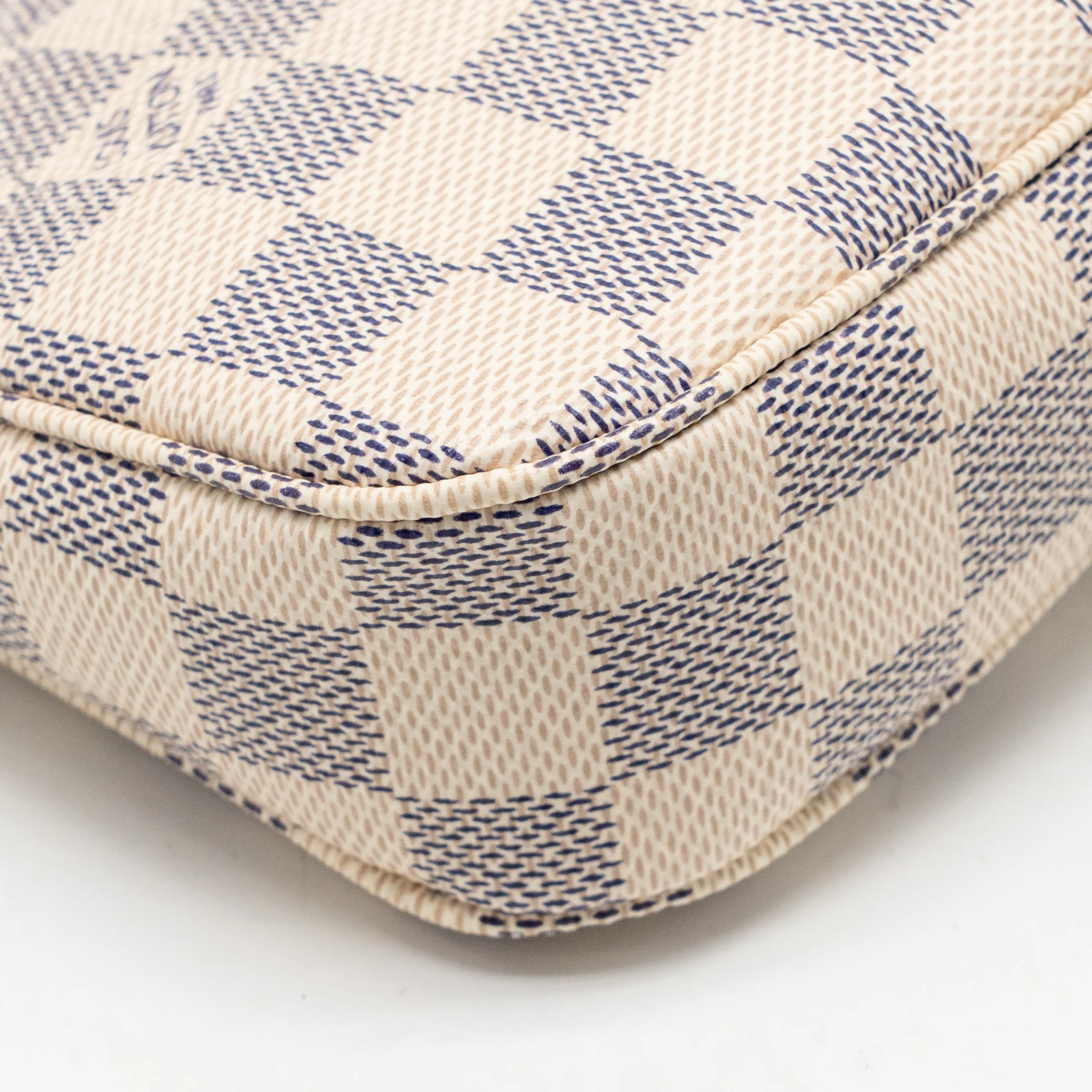 Louis Vuitton Pochette Accessoires Damier Azur Canvas GHW - Image 9