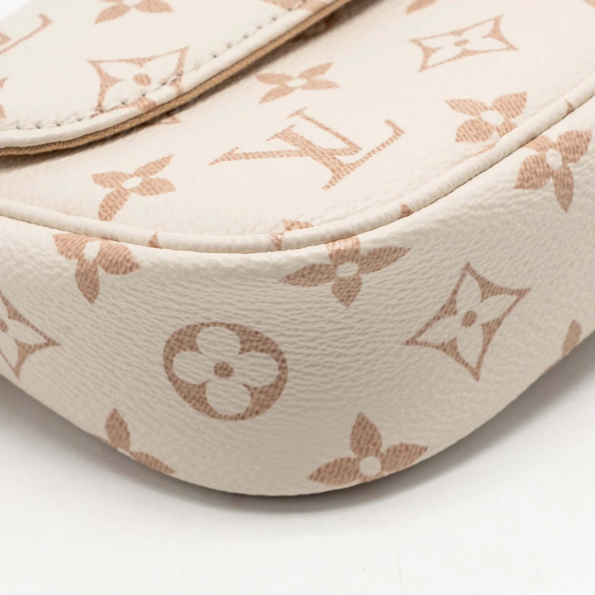 Louis Vuitton Wallet on Chain Ivy Monogram Dune Canvas White Beige GHW - Image 7