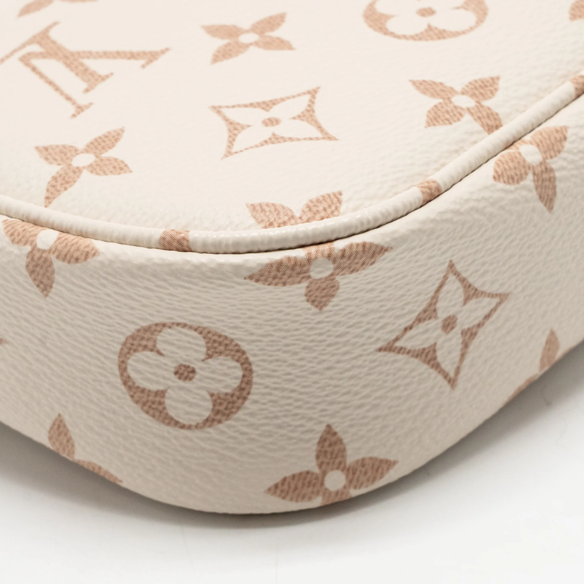 Louis Vuitton Wallet on Chain Ivy Monogram Dune Canvas White Beige GHW - Image 9