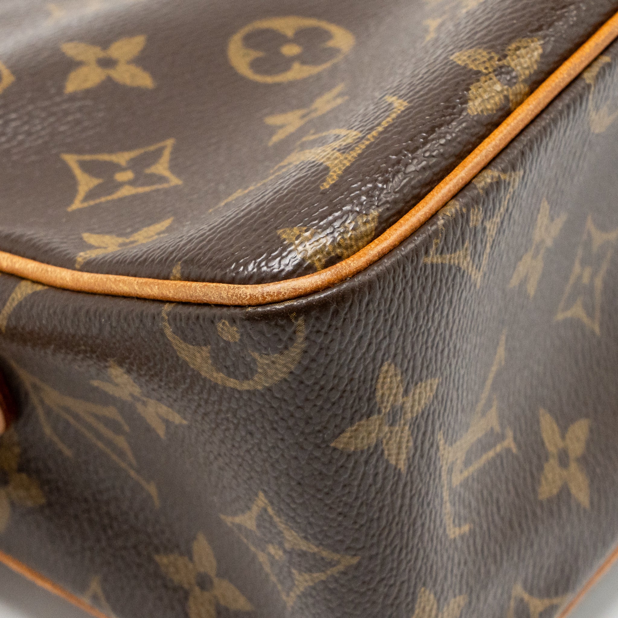 Louis Vuitton vintage viva cite mm shoulder bag monogram canvas GHW - Image 9