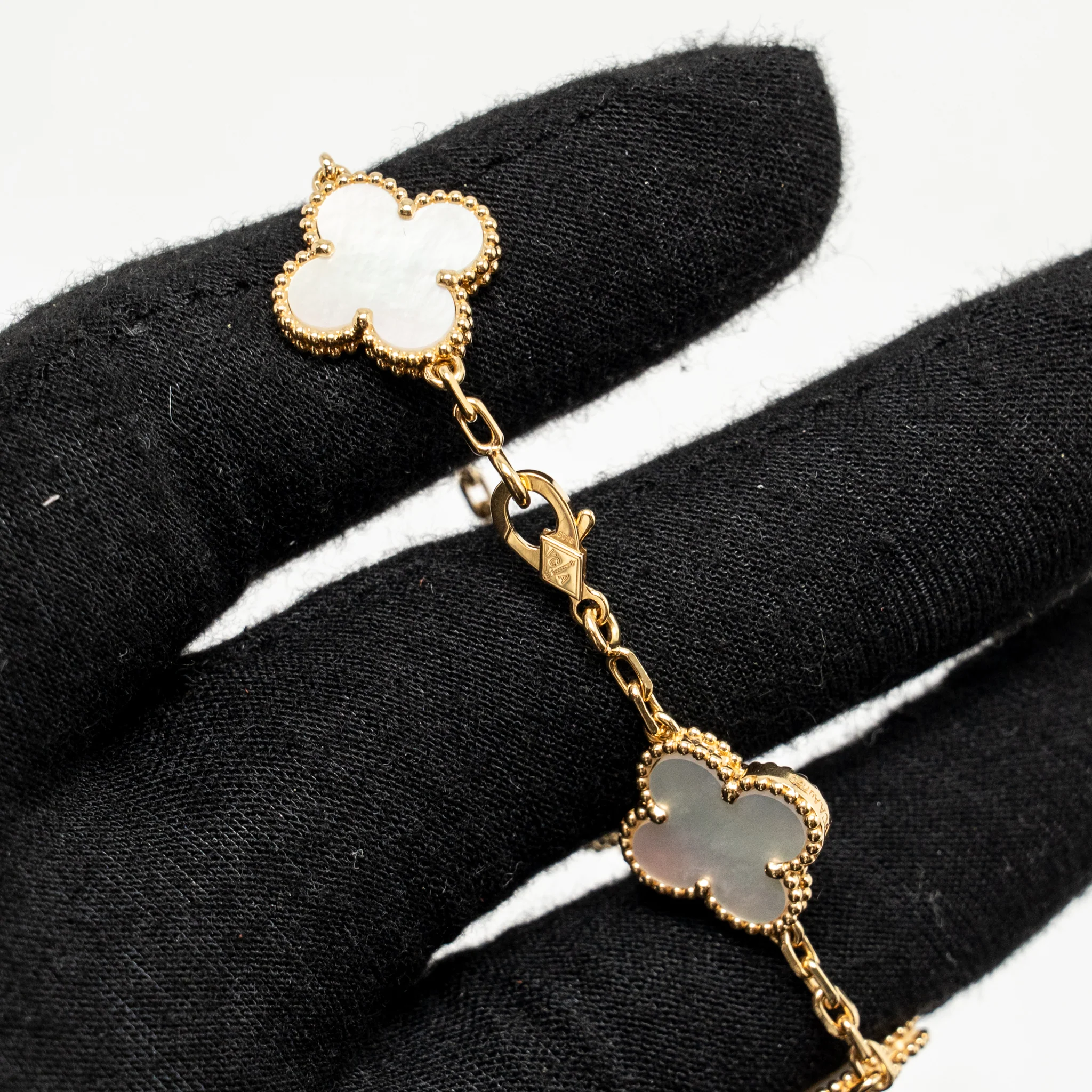 Van cleef & Arpels alhambra bracelet 5 motifs white mother of pearl yellow gold - Image 4